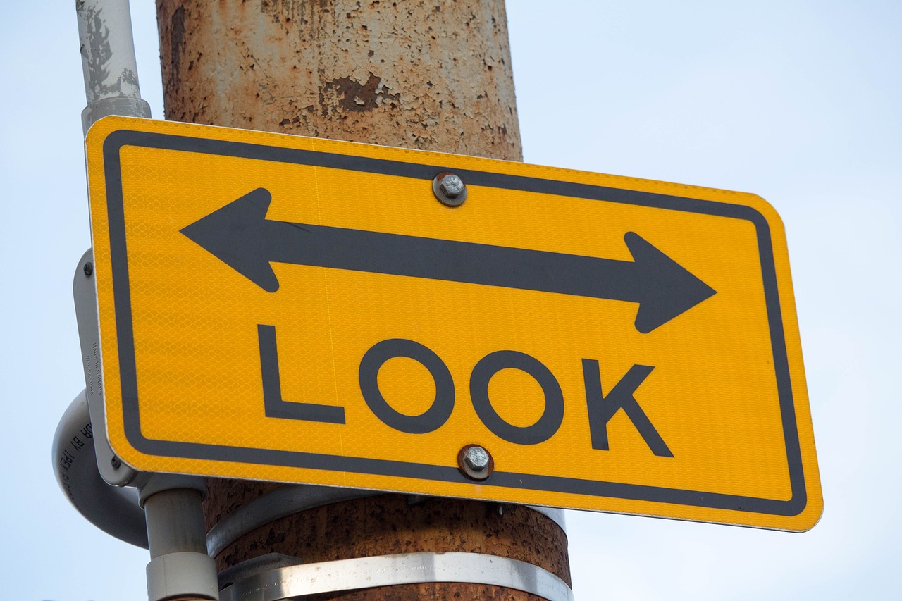 歡樂書客最新破解版背后的警示，違法犯罪的警鐘長(zhǎng)鳴