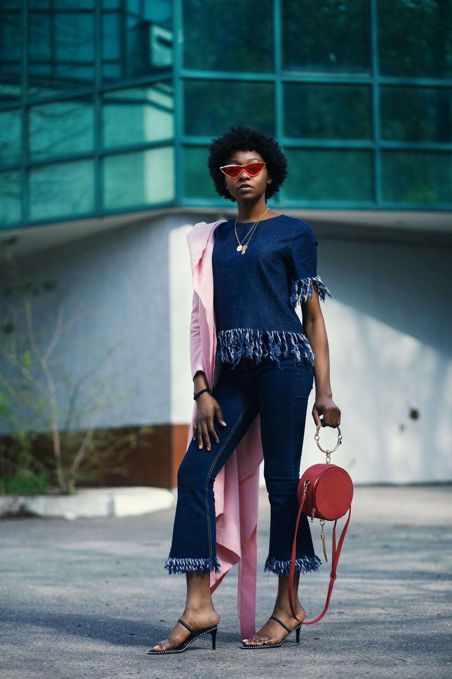 女士皮靴最新款式引領(lǐng)風(fēng)尚潮流，時(shí)尚必備之選！