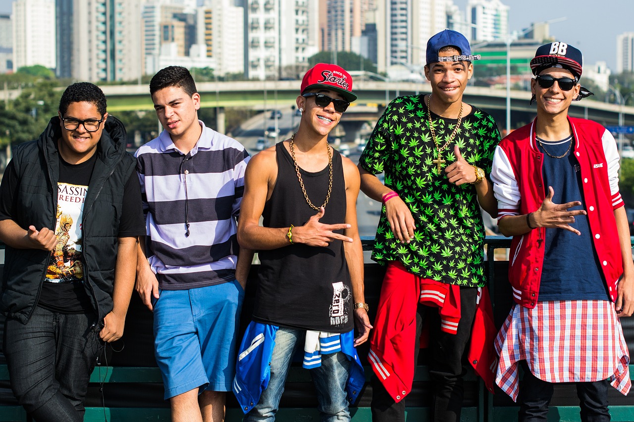 韓頭像最新最潮森系風(fēng)格，時(shí)尚與自然的完美融合風(fēng)采展露頭角