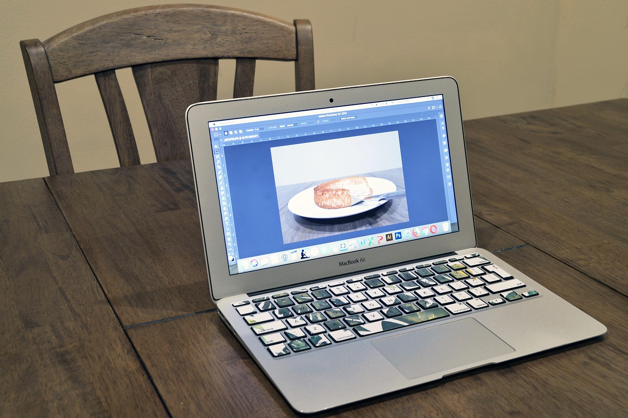 聯(lián)想最新款筆記本2017，技術(shù)與設(shè)計(jì)的完美融合亮相市場(chǎng)