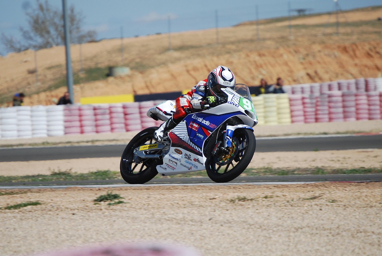 最新陜汽8x4載貨車動態(tài)，引領(lǐng)行業(yè)新風(fēng)潮