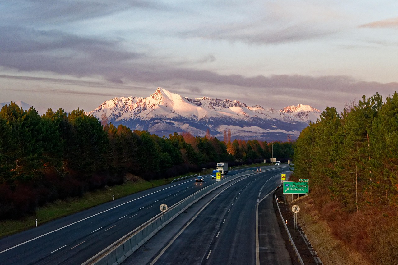 鄂爾多斯高速公路封閉最新消息，封閉情況及其影響分析