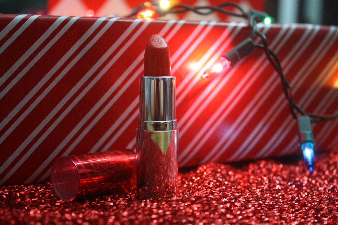 引領(lǐng)時尚潮流的炫彩魅力，最新口紅廣告獨家呈現(xiàn)