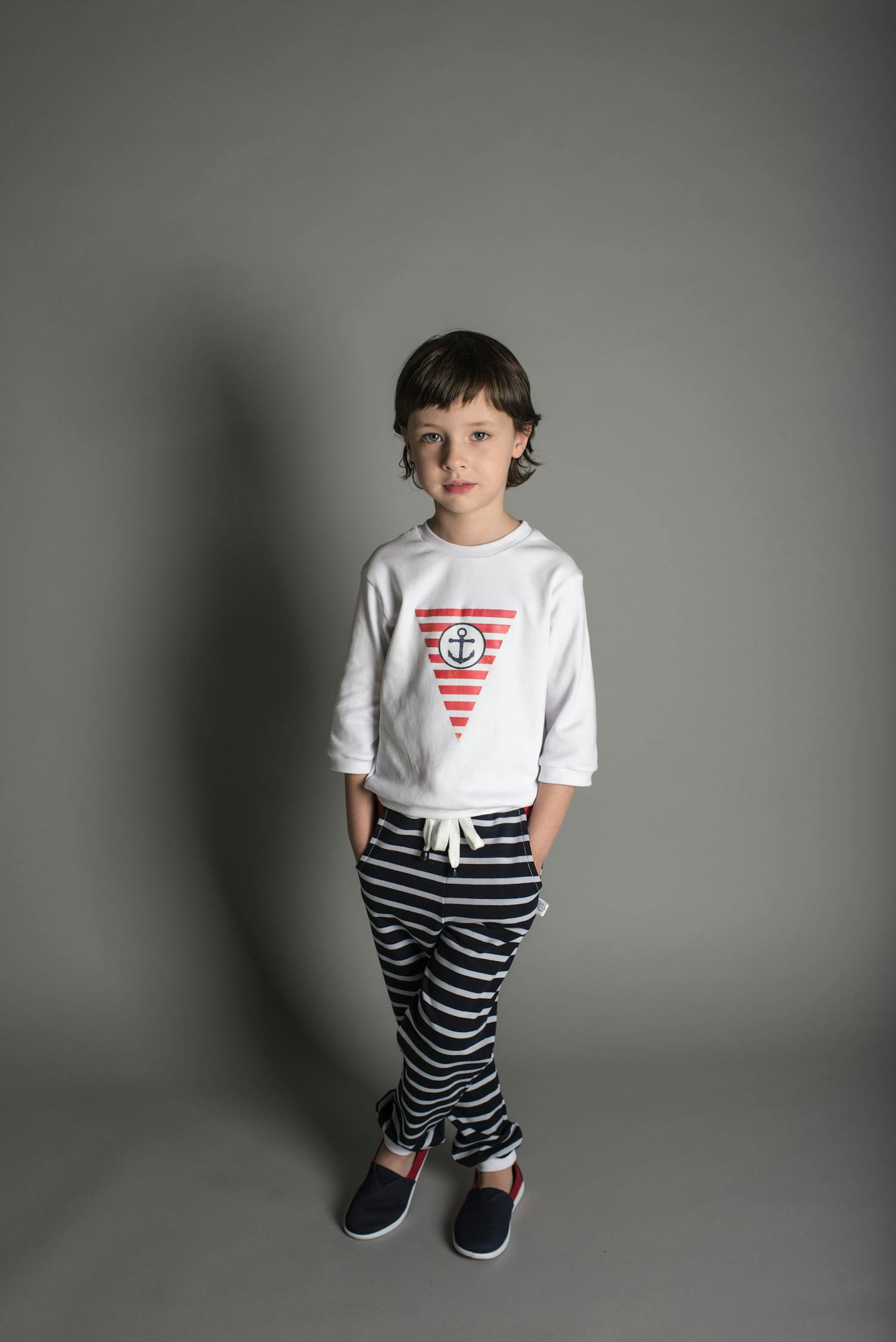 最新短發(fā)時(shí)尚潮流，個(gè)性風(fēng)格完美展現(xiàn)